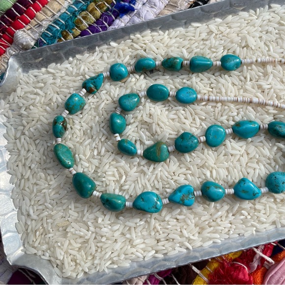 Vintage Native American Indigenous Turquoise Nugget Hand Strung Necklace - Picture 8 of 11